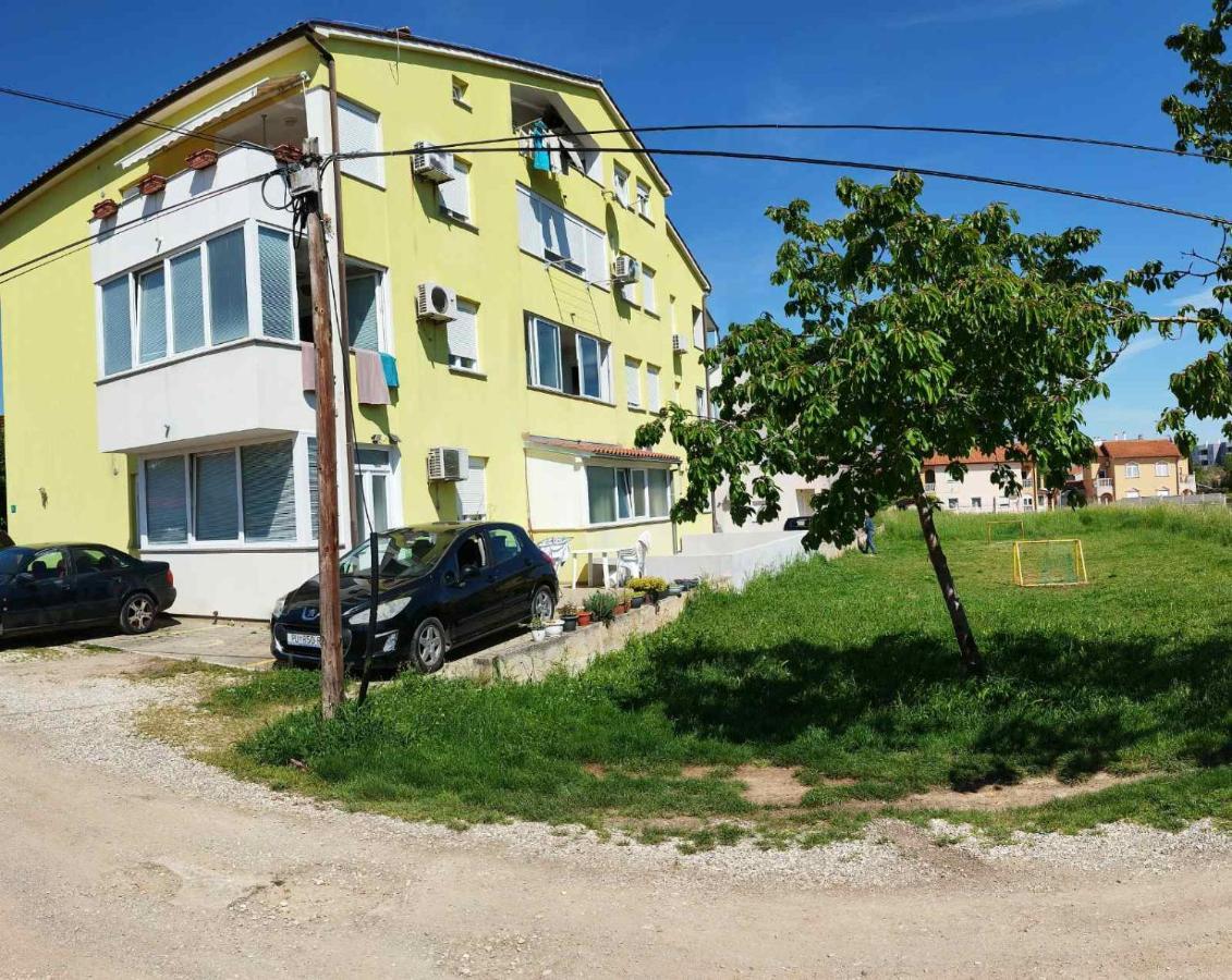 Apartment Luka Pula Exterior foto