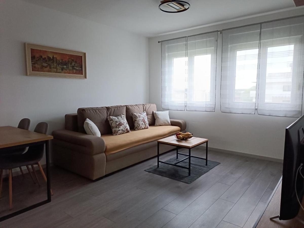 Apartment Luka Pula Exterior foto
